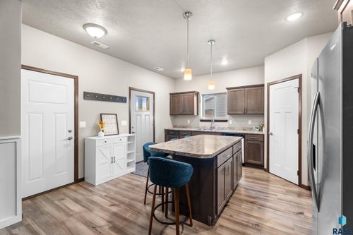 107 E Countryside Ave, Lennox, SD, 57039-2440 | Card Image