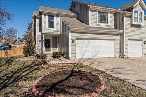 10622 W 116th Terrace, Overland Park, KS, 66210 | Card Image