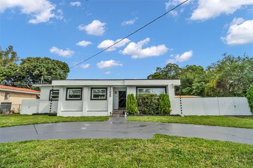 1055 Ne 144th St, North Miami, FL, 33161-2431 | Card Image