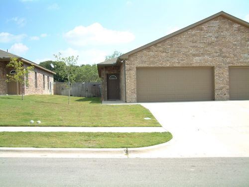 941 Sylvia St, Weatherford, TX, 76086-4655 | Card Image