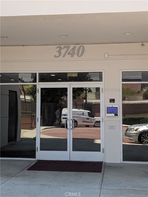 3740 Santa Rosalia, Los Angeles, CA, 90008 | Card Image
