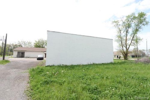 9926 Conner St, Detroit, MI, 48213-1245 | Card Image