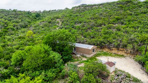 18525 County Road 5722, Castroville, TX, 78009-2112 | Card Image