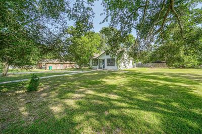 624 Truman Street, House other with 3 bedrooms, 2 bathrooms and null parking in Cleveland TX | Image 3