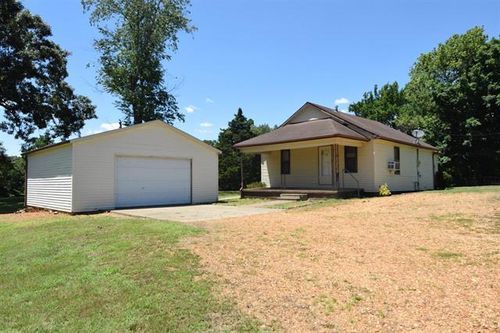 845 County Line Rd, Mayfield, KY, 42066-7504 | Card Image