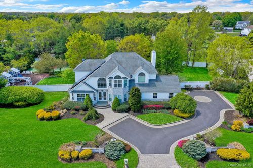 6 Arborvitae Ln, Miller Place, NY, 11764-3021 | Card Image