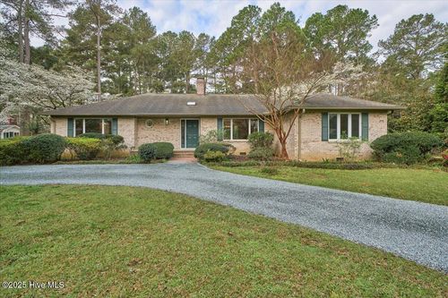 40 Bogie Dr, Whispering Pines, NC, 28327-9309 | Card Image