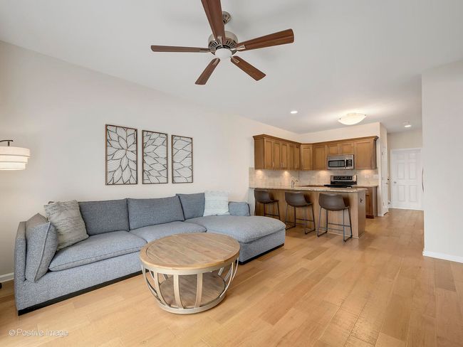 308 Roscommon Ct, Townhouse with 2 bedrooms, 3 bathrooms and 2 parking in Glen Ellyn IL | Image 8