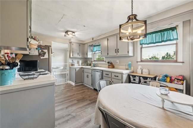 1515 Barry Dr, House other with 4 bedrooms, 3 bathrooms and 1 parking in Irwin PA | Image 14