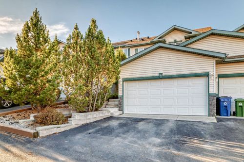 8-122 Bow Ridge Cres, Cochrane, AB, T4C1V9 | Card Image