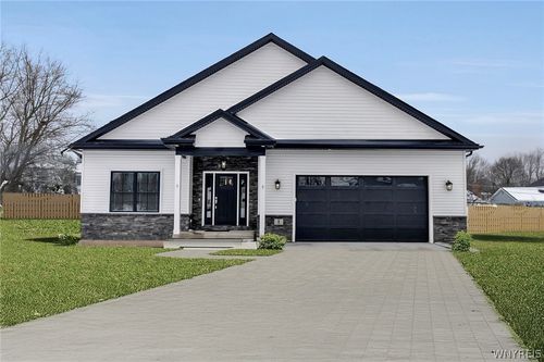 8 Birch Pl, Buffalo, NY, 14215-3002 | Card Image