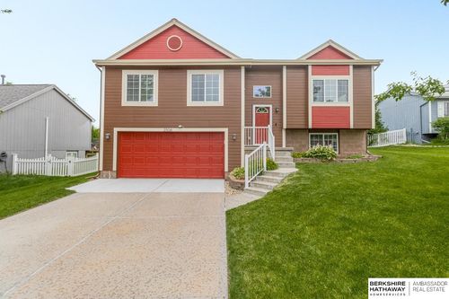 2506 Hogantown Dr, Bellevue, NE, 68123-6093 | Card Image