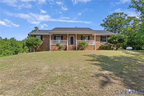500 Parr Dr, Tappahannock, VA, 22560-5457 | Card Image