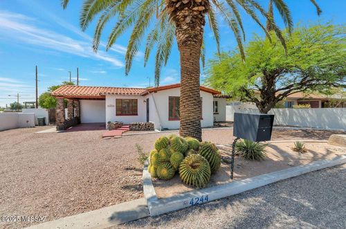 4244 E Kings Rd, Tucson, AZ, 85711-2830 | Card Image