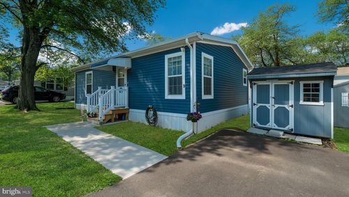9 Circle Dr, DOYLESTOWN, PA, 18901-2684 | Card Image