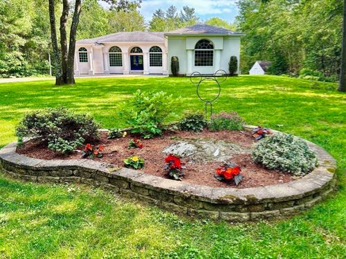 716 Woodland Way, Russell, MA, 01071-9661 | Card Image