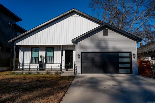 2818 W 11th St, Little Rock, AR, 72204-2210 | Card Image