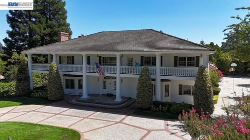 4 Deer Oaks Dr, Pleasanton, CA, 94588-8234 | Card Image