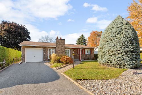 12 Wynford Ave, Nepean, ON, K2G3Z3 | Card Image