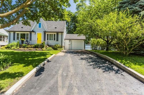 105 Foster Ave, London, ON, N6H2L2 | Card Image