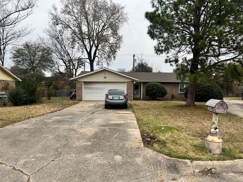 2814 Fredonia St, Muskogee, OK, 74403-3923 | Card Image