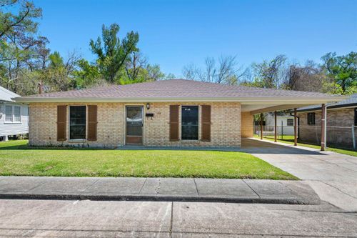 214 Cenac St, Houma, LA, 70364-3326 | Card Image