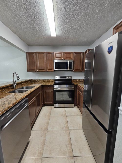 a-1541 Balfour Point Dr, West Palm Beach, FL, 33411-1993 | Card Image