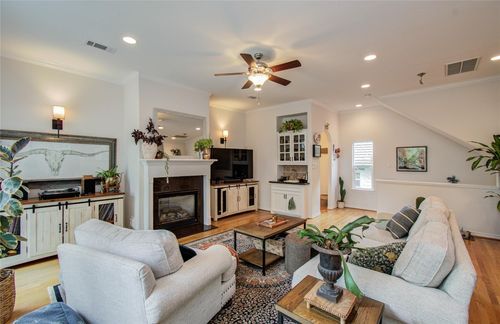 unit-c-4404 Floyd St, Houston, TX, 77007-5574 | Card Image