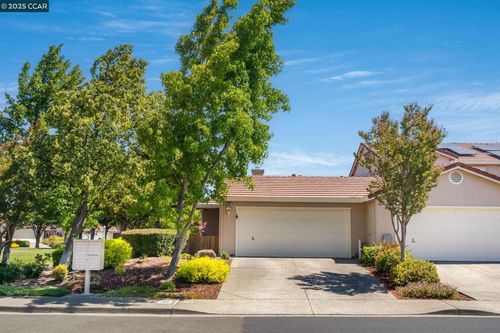 302 Columbia Cir, Benicia, CA, 94510-3909 | Card Image