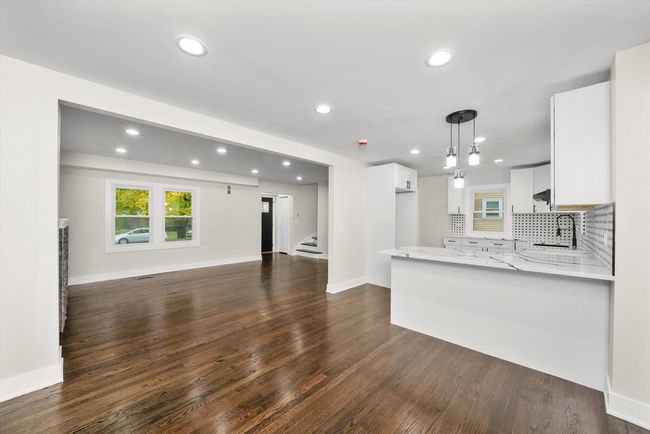 9213 S Trumbull Ave, House other with 3 bedrooms, 2 bathrooms and 2 parking in Evergreen Park IL | Image 7