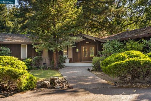 200 Lark Ln, Alamo, CA, 94507-1818 | Card Image