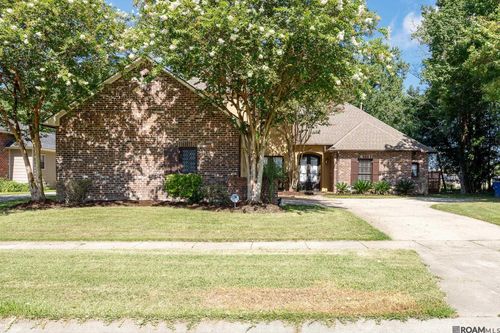 13627 Forest Lawn Dr, Prairieville, LA, 70769-4588 | Card Image