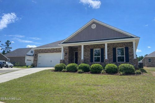 12468 Desoto Trails Cir, Biloxi, MS, 39532-8610 | Card Image