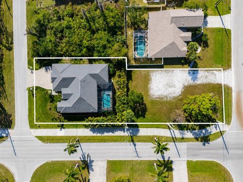 8127 Dimstead St, PORT CHARLOTTE, FL, 33981 | Card Image