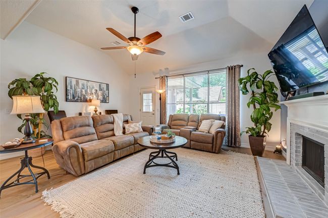 Family room. | Image 13