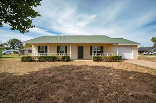 300 Estates Dr, Green Forest, AR, 72638-2743 | Card Image