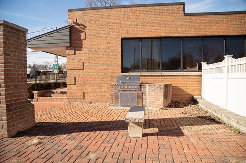 101 Ashworth Rd, West Des Moines, IA, 50265-3736 | Card Image