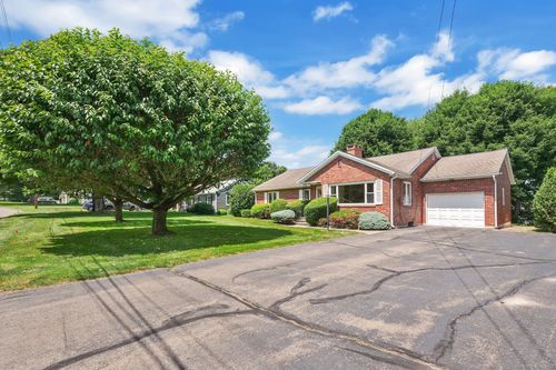 15 Merriman Road, Wethersfield, CT, 06109 | Card Image