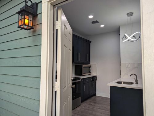 a-4711 Rusk St, Houston, TX, 77023-1235 | Card Image