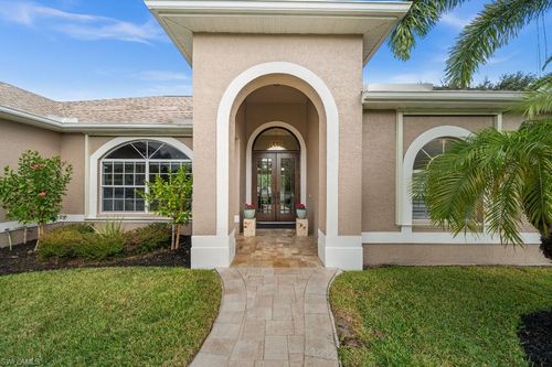 2035 Teagarden Ln, NAPLES, FL, 34110-1095 | Card Image