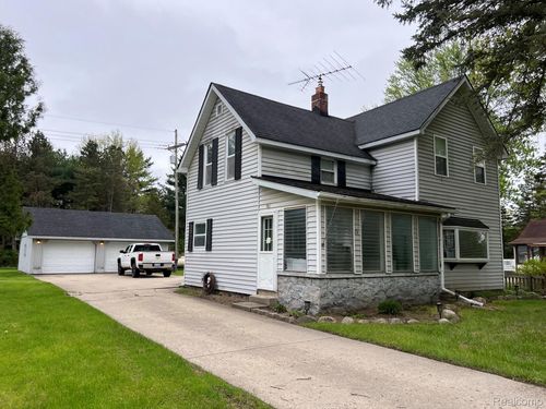 25 W Hunters Creek Rd, Lapeer, MI, 48446-9468 | Card Image