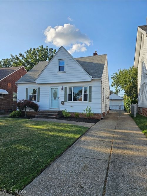 6906 Belmere Dr, Parma, OH, 44129-5153 | Card Image