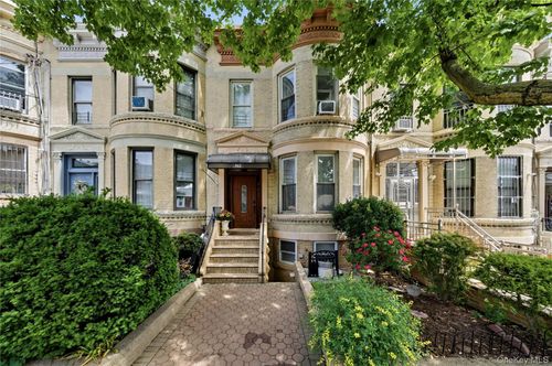 963 70th Street, New York, NY, 11228 | Card Image