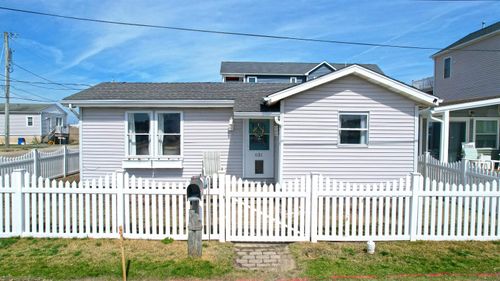 631 W Montgomery Avenue, Wildwood, NJ, 08260 | Card Image