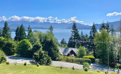 259 Bridgeman Rd, House other with 5 bedrooms, 3 bathrooms and 8 parking in Gibsons BC | Image 1