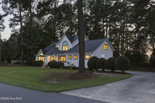 102 Bishop Dr, Winterville, NC, 28590-9590 | Card Image