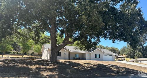 18671 Buckeye Pl, Tehachapi, CA, 93561-5414 | Card Image