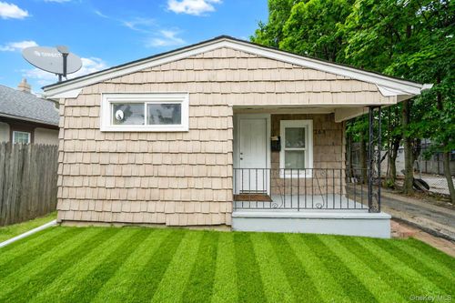 263 Valcour Ave, Uniondale, NY, 11553-1741 | Card Image