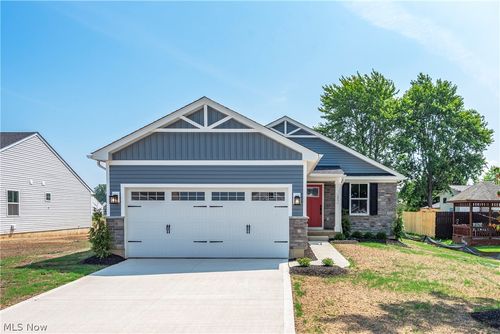 157 Potomac Drive, Elyria, OH, 44035 | Card Image