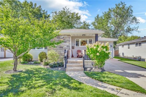 55 Oxford Ave, Lancaster, NY, 14086-3052 | Card Image